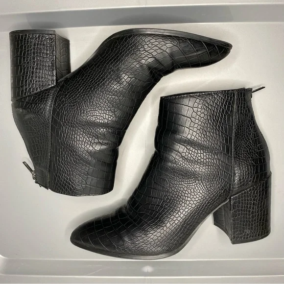 Steve Madden Jillian Croc Embossed Black PU Leather Pointy Toe Ankle Boots 9.5 - Picture 6 of 12